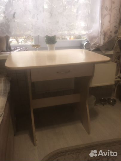 Кухонный стол