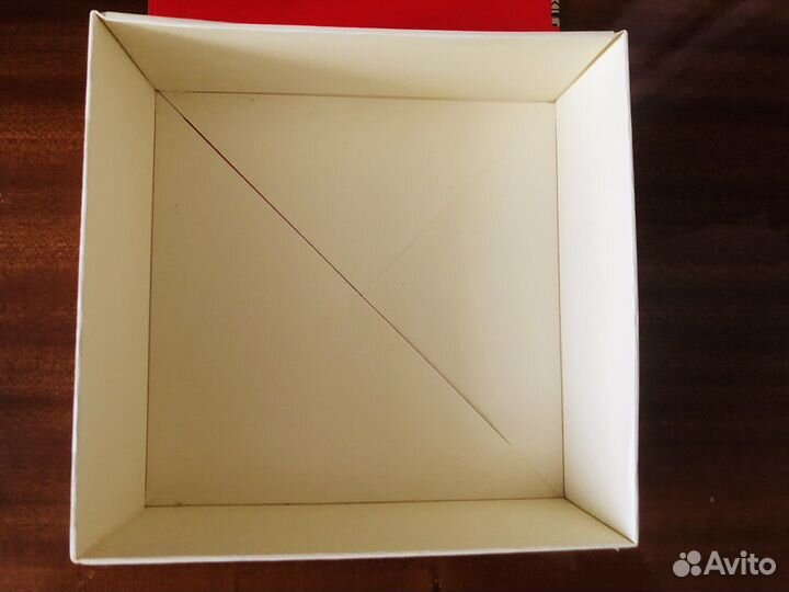 Подарочные коробки на магните