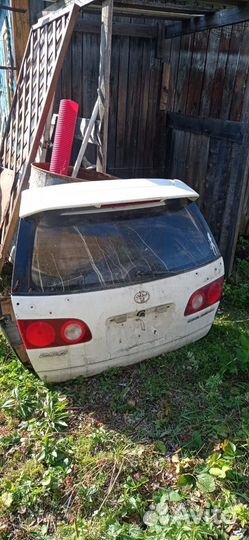 Крышка багажника caldina st 215