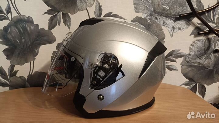 Новый мотоциклетный шлем открытый