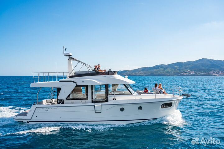 Моторная яхта Beneteau Swift Trawler 41 Fly