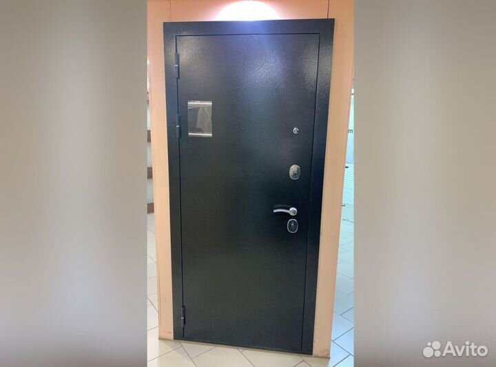 Дверь входная в квартиру металлическая