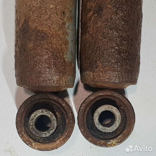 Амортизаторы передн. KYB Gas-A-Just Mercedes W202