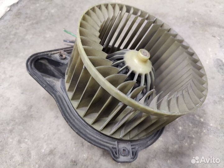 Моторчик печки Volvo 850