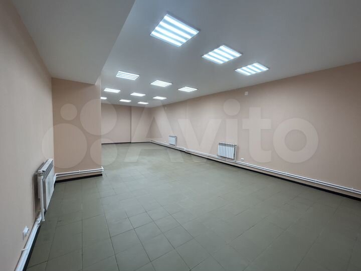 Помещение с арендаторами, 850 м²