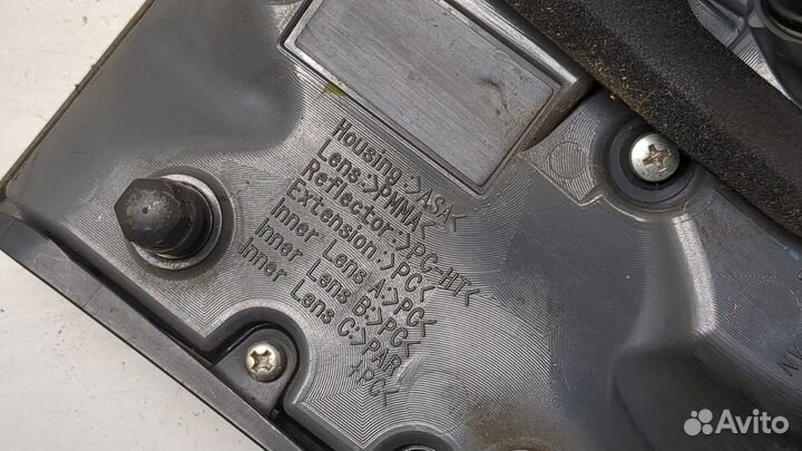 Фонарь крышки багажника Lexus RX, 2010