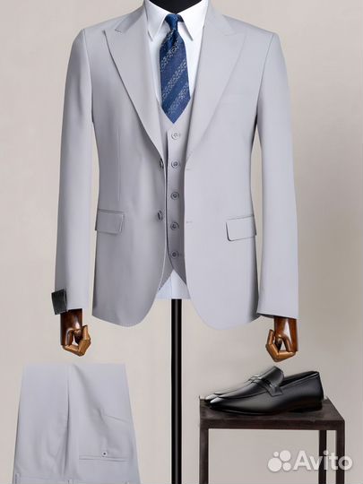 Мужской костюм серый свадебный