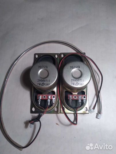 Динамики от разных телевизоров с коннекторами