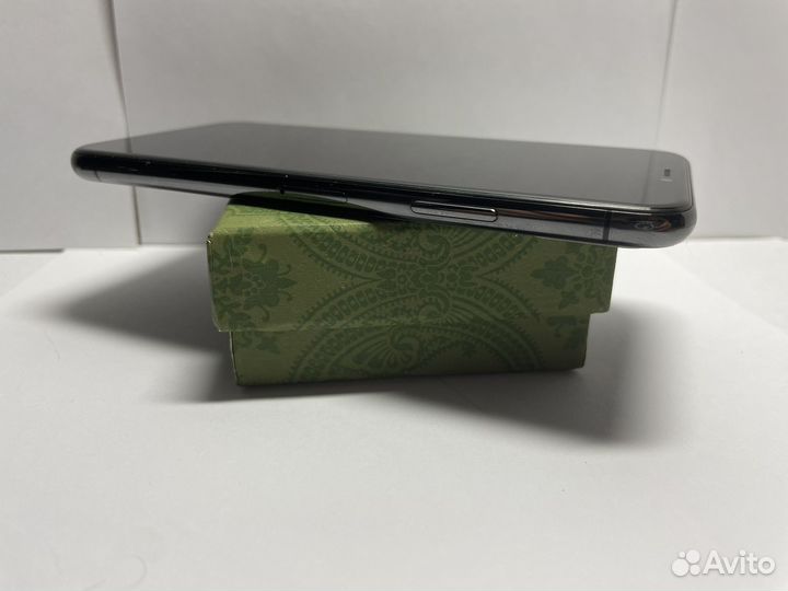 iPhone X, 64 ГБ