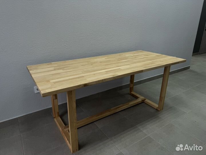Стол деревянный