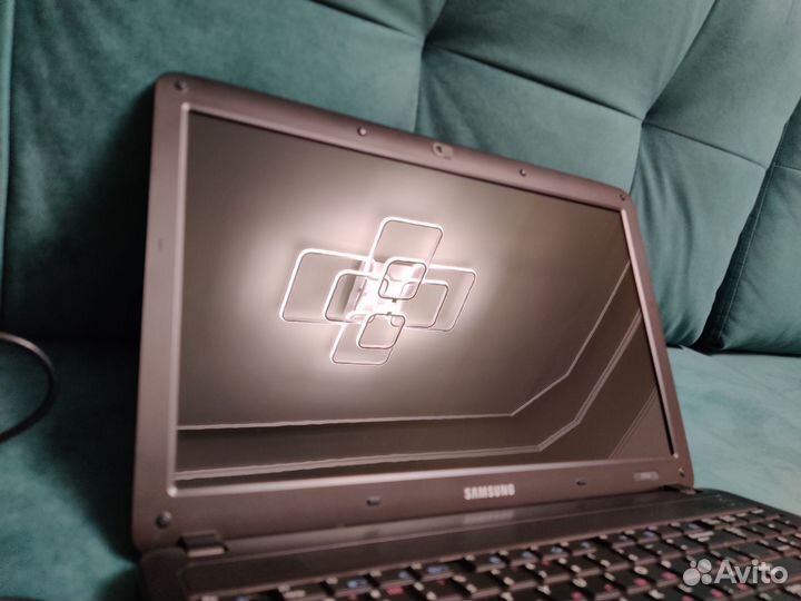 Ноутбук samsung R540