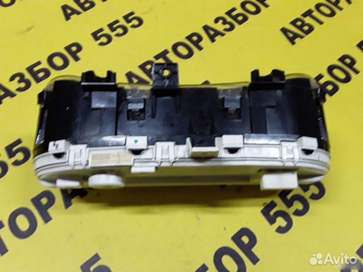 Mitsubishi Lancer 10 Панель приборов