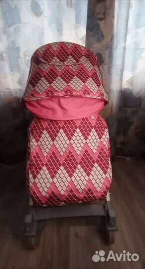 Прогулочная коляска