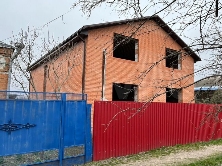 Дом 248,2 м² на участке 14 сот.