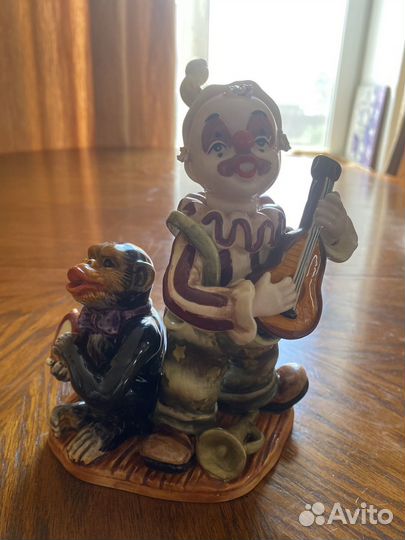 Статуэтка фарфор