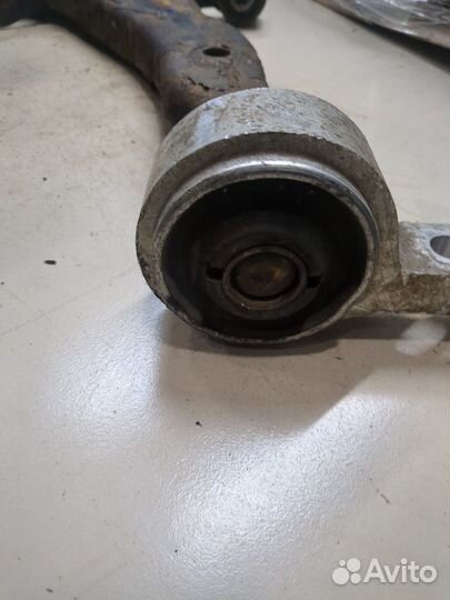 Ступица (кулак, цапфа) левая передняя Nissan Murano