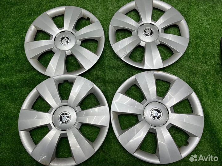 Колпак колеса Skoda Rapid CWV 2016