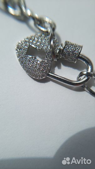 Колье с натуральными камнями и кулоном