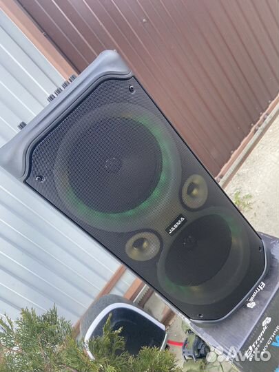 Блютуз колонка с микрофоном