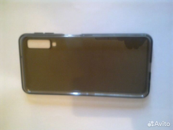 Продам чехол самсунг А7 2018 новый