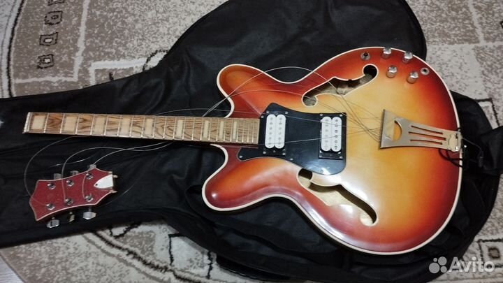 Электрогитара