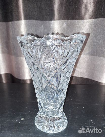 Хрустальная ваза