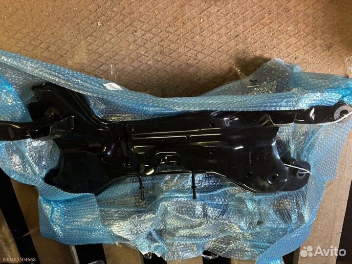 Пoдpамник передний Hyundai Getz