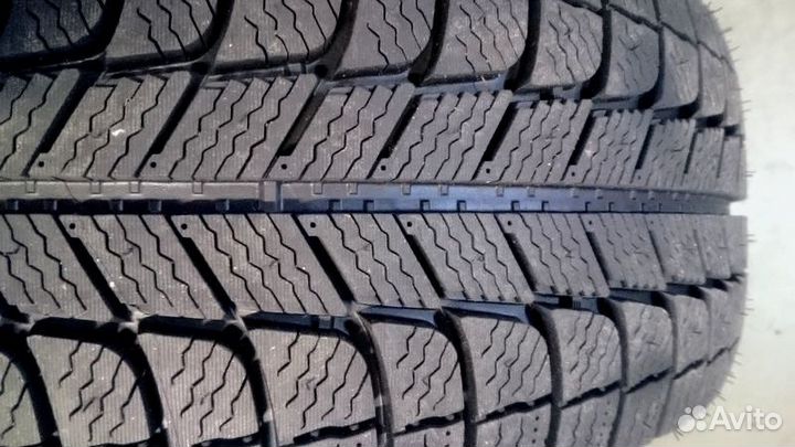 Michelin X-Ice 3 245/45 R19 102H