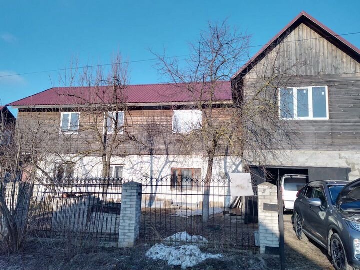 Дом 260 м² на участке 6 сот.