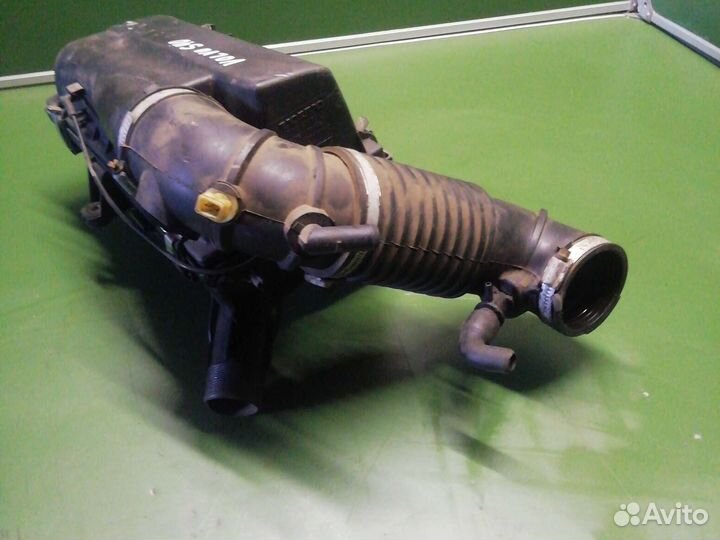 Корпус воздушного фильтра volvo s 40