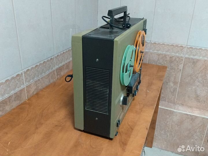 Катушечный магнитофон saturn 202С-2