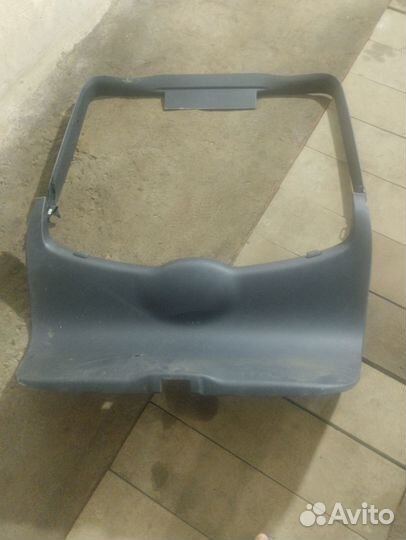 Облицовка крышки багажника Шкода Октавия А5