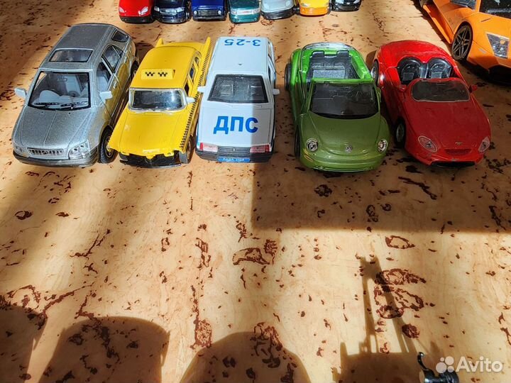 Машинки металлические разные, коллекционные