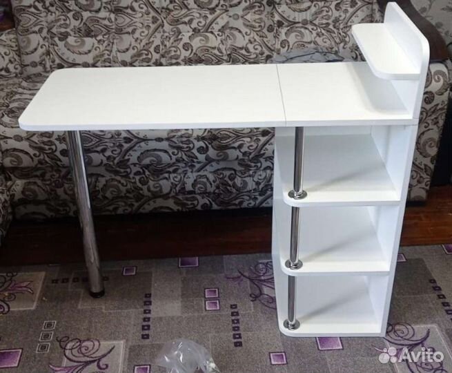 Маникюрный стол складной