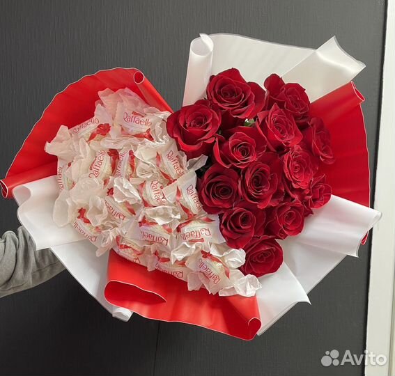 Сладкие букеты из Рафаэлло под заказ