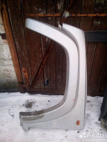 Крыло левое Jeep Liberty KJ 01-04