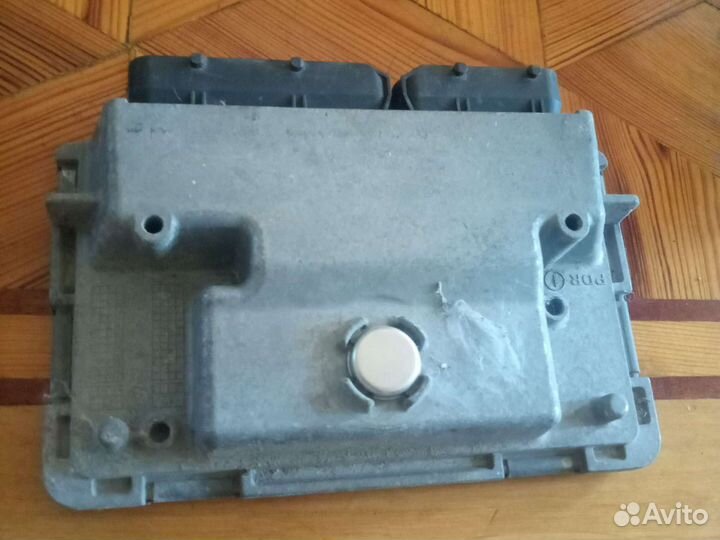 Купить эбу двигателя 03E906019P skoda praktik 1.2B