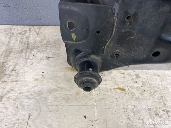 Подрамник двигателя Nissan x-trail T31