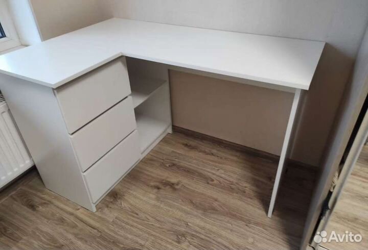 Письменный стол белый, угловой