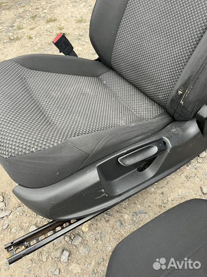Volkswagen jetta 6 сидения