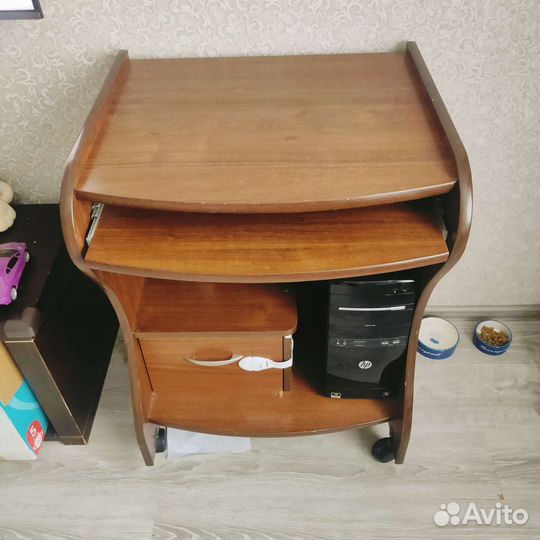 Компьютерный стол