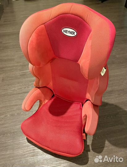 Автомобильное кресло