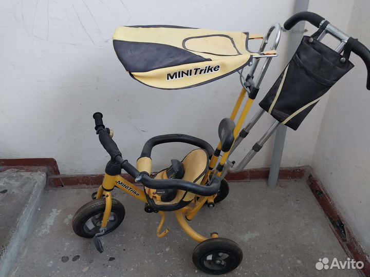 Детский велосипед с ручкой