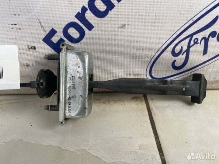 Ограничитель двери передний левый Ford Focus 3 CB8