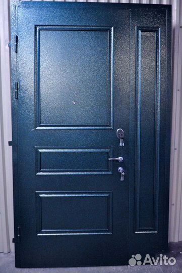 Общая тамбурная дверь от лифта