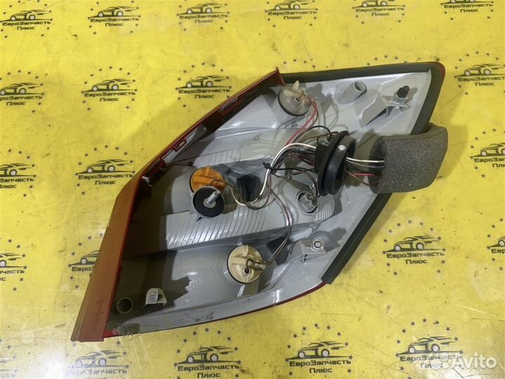 Фонарь задний левый Skoda Fabia