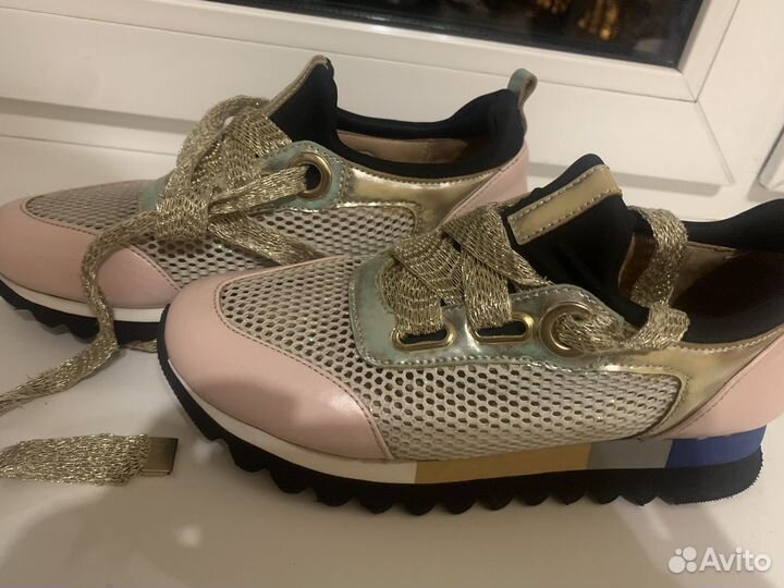 Кроссовки женские 36