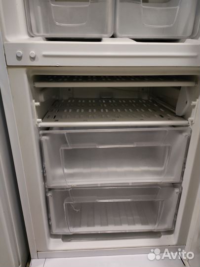 Холодильник Indesit 180см