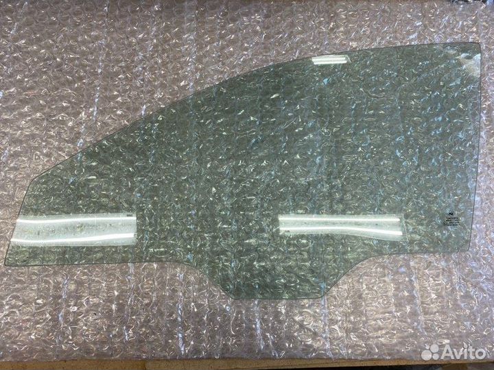 Стекло двери переднее левое Subaru Legacy