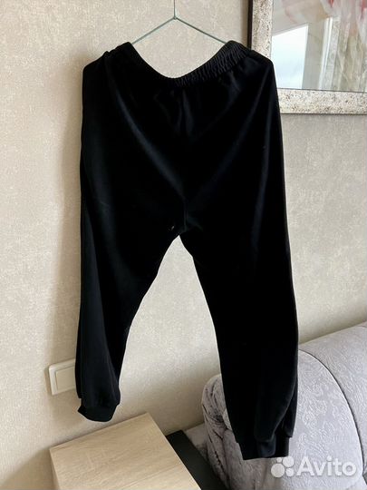 Спортивный костюм женский оригинальный